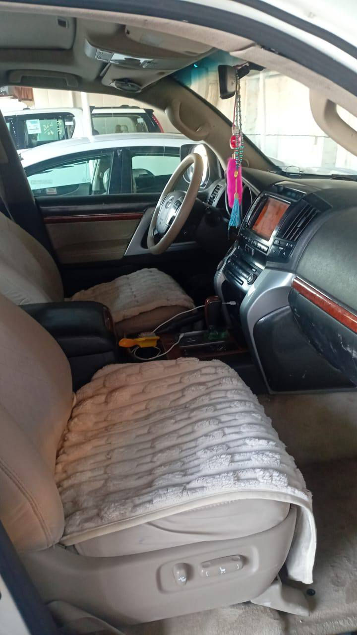 سلام عليكم لاندكروز VXRموديل2010 محدث 2014 جاملغات محدثه السياره V8  رقم مميز اربع ارقام متكرر الارقام  السونار مرفق في  الصور قبل لاتحابرني شوف التفاصيل واتصل واني في الخدمه السعر 270 وبيها مجال حق الجيه  لاستفسار*********** العنوان البصره الزبير
