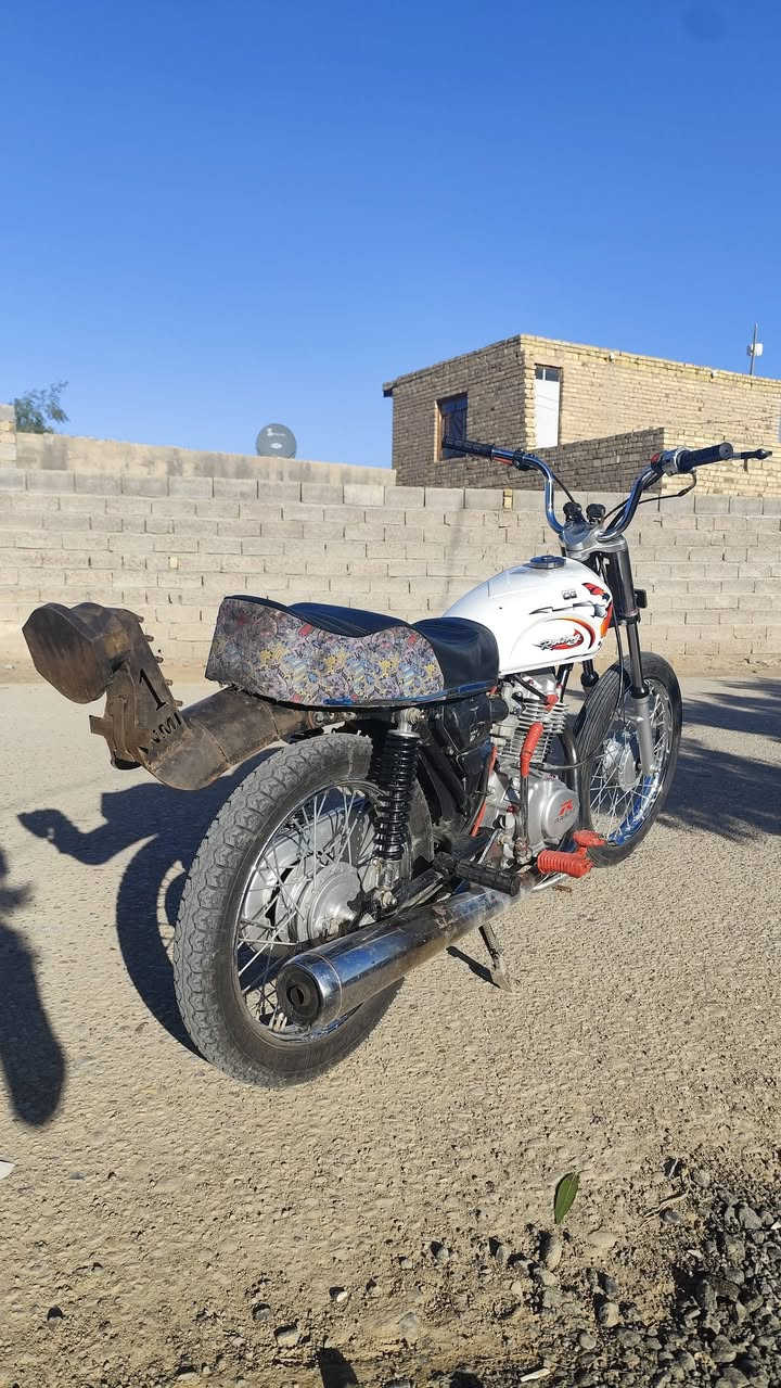 دراجه رابيدو للبيع مكفوله برغي ما مفتوح بيه تعمير جديد بس صالنصه قديمه طكت فلاتره وبدلته بهاي باقي سعر 800وبيه مجال حك جيه بس


**إذا كنت صاحب هذا الإعلان وتريد حذفه لأي سبب، رجاءا أرسل رسالة إلى الدعم الفني**