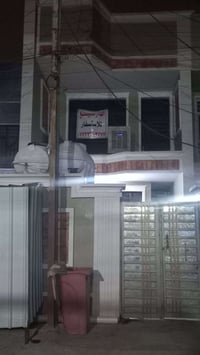 دار للبيع مساحه ١١٣ واجها ٤و٧٥ ونزال ٢٥ موقع الدار الشعب شارع عدن مقاب...