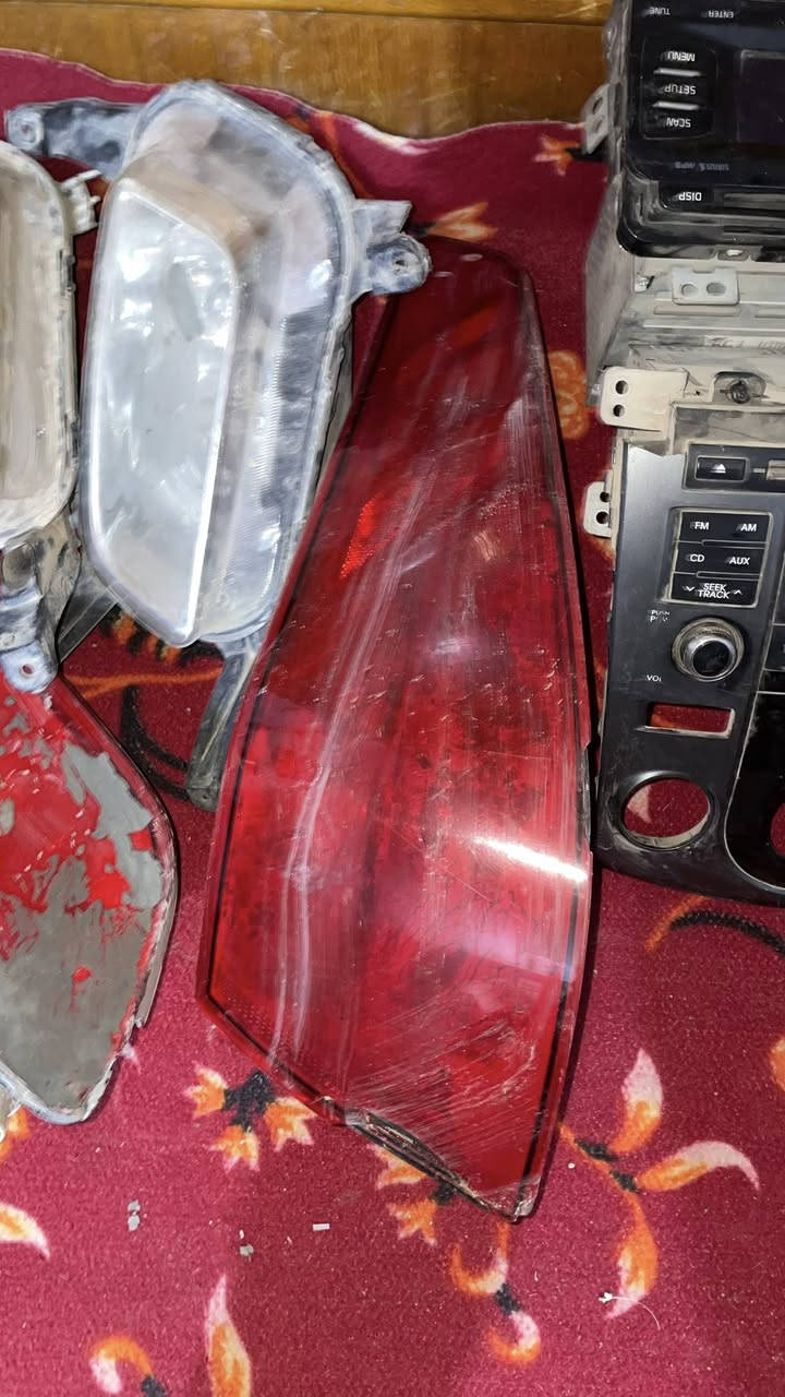 السلام عليكم غراض شلعه كامله مال اوبتما مثل مشوفون كدامكم ماصدات زوج بكلايتات زوج
چويتر نضيف
فيتبم كلهن شغالات 
مسجلات ثنين واحد اوبتيما واحد سيراتو 2011اوبتيما 2015 
سلف اوبتيما عقل اوبتيما  عنواني حيدريه خان النص خاص ماموجود 
رقمي ***********
