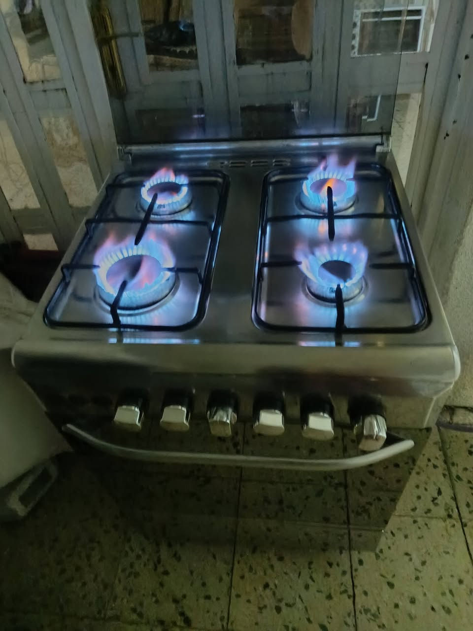 طباخ مصري رويال حيل نظيف السعر ١٠٠ الاتصال عالرقم ويوجد خدمه توصيل ***********
