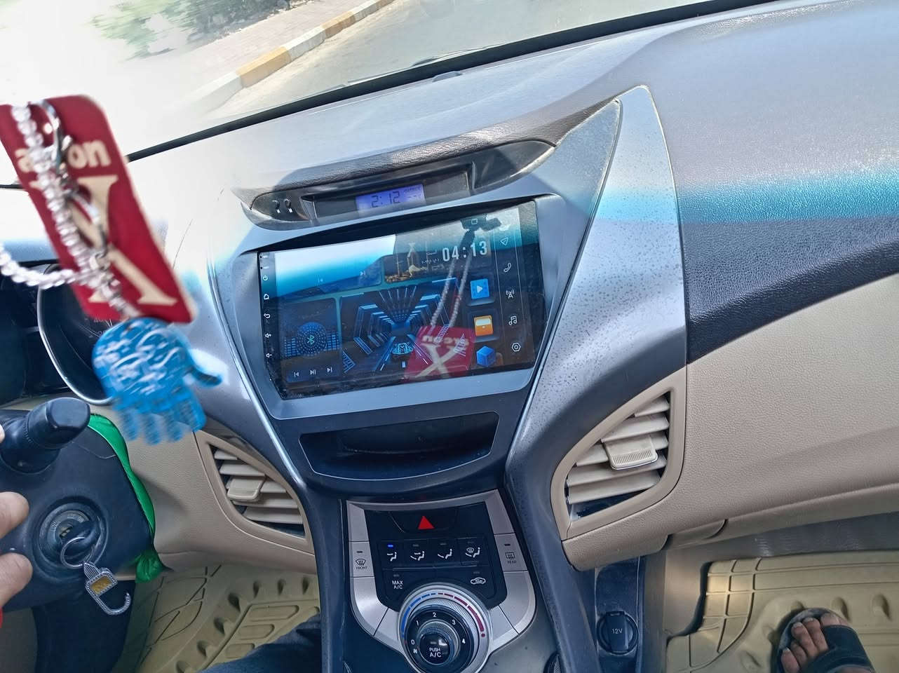 انتره البيع موديل ٢٠١٢ خليجي مكفوله كفاله عامه من ضربه  فقط بيهه رشات صبخ مداور سنويه كله جاهزه سياره مال جناي رايدهه 90وبيهه مجال بيع مستعجل ***********
