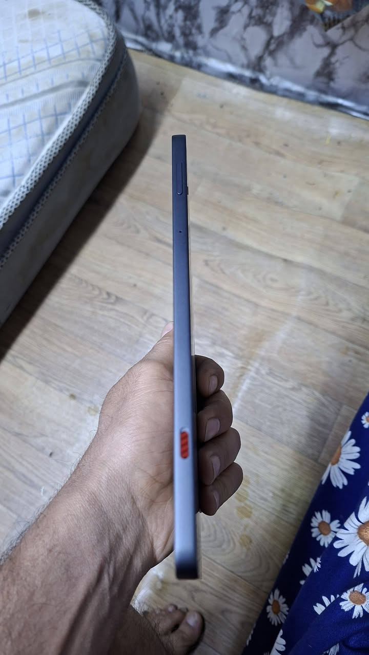 السلام عليكم ايباد ريد استره نسخه العالميه بطاريه ميه مشحون ١٩ مره الجهاز جديد  مكاني بغداد  سعره ٨٥٠ قفل ***********
