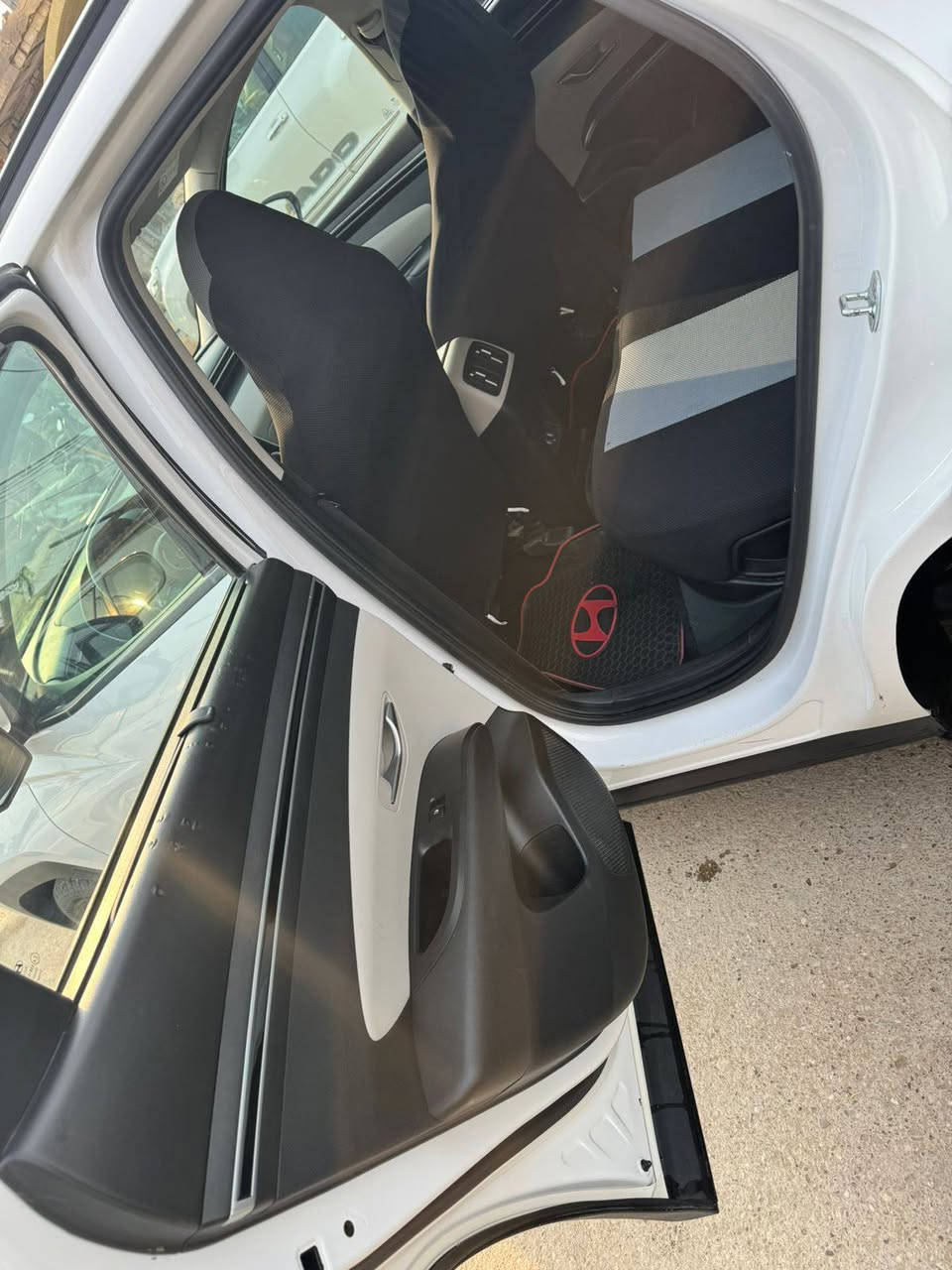 توسان لبيع رقم بغداد مكانه ديالئ ***********
