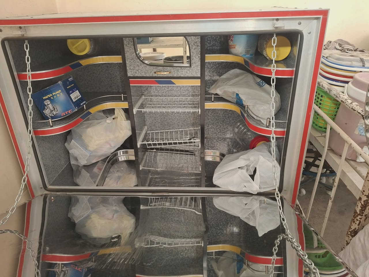 مطبخ تريله جديد سوري للبيع العنوان الموصل تلعفر استفسار الاتصال على الرقم  (***********)
