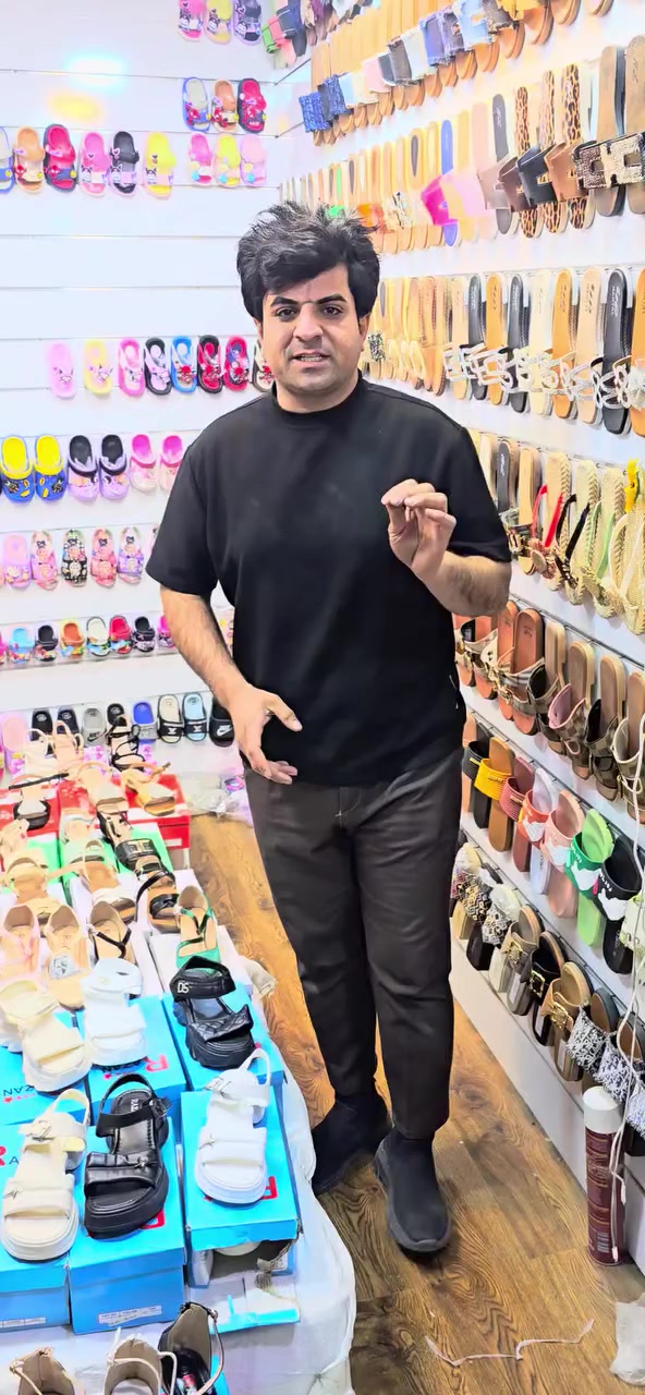 السلام عليكم تنزيلات محطم الأسعار الدراجي
وصول مديلات جديده صندل نسائي
تخفيض الأسعار
سعر الدرزن 54 الف
سعر القطعه 4 ونص
القياسات من37الى41
العنوان شورجه رصافي
توصيل جميع المحافظات ٥ ألاف
اي استفسار مراسله واتساب ***********
