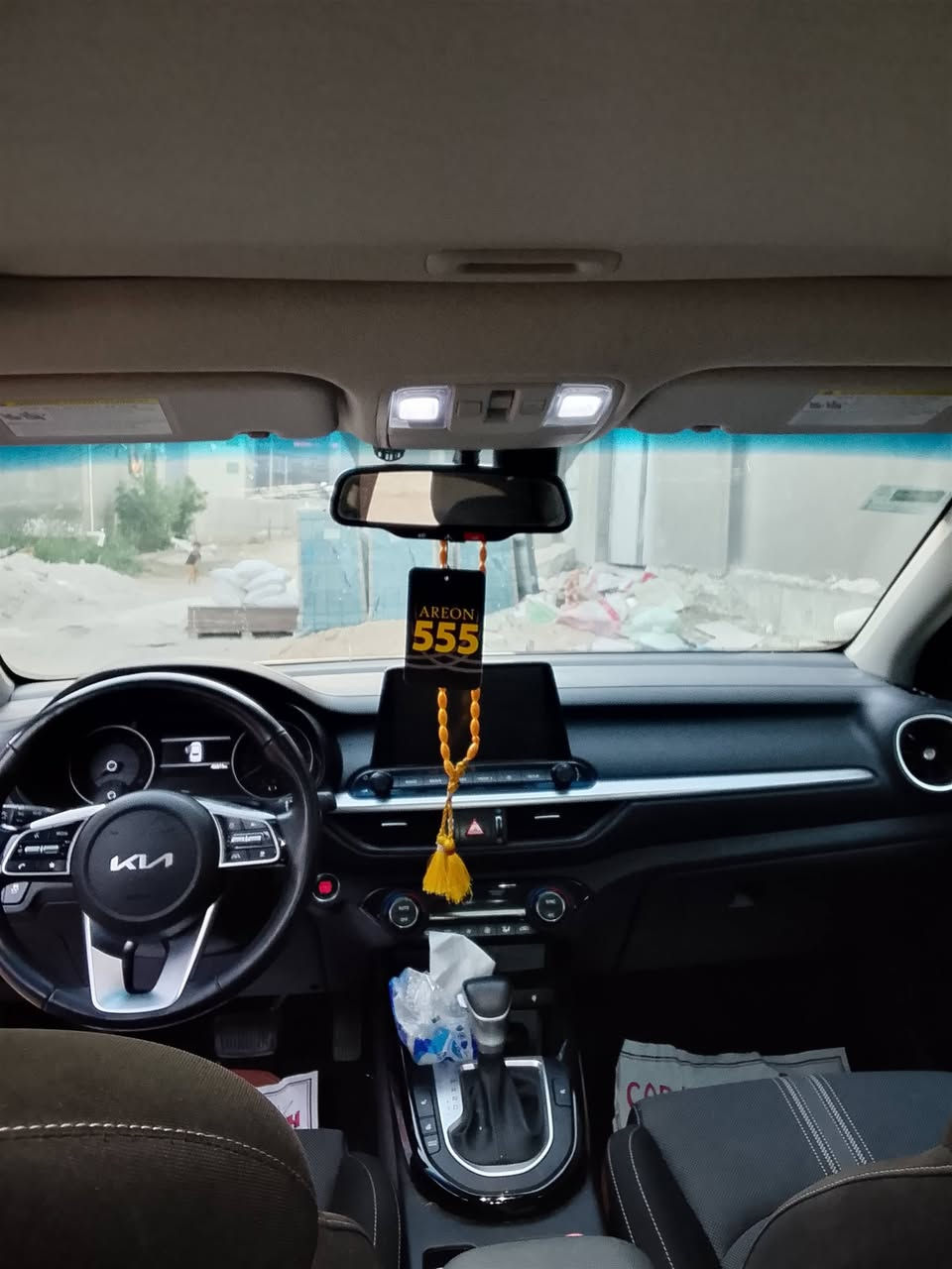 سلام عليكم كيا فورتي  موديل 2023 فول موصفات  جديده سياره كيره محرك تبريد قطعتين حداديه  كله وضع الشركه شرط حته الحداديه مال شركه لسا مامفتوح ترايه زيرو سيار بل كارتون شرط بيه فقط قطعه وحده اثر دحجه بصيطه كلش  بل جاملغ   اي شي باقي كفال ع وضع الشركه رقمه المثنى معوقين  سياره كله ع وضع الشركه  جديد شاشاه وكامره وحساس لد امامي خلفي تحكم ستيرن صوبين دخل اسود وبقيت الموصفات معروفه السعر 150 انتصال ***********
