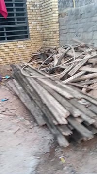 بيت مساحته 200 متر يم جامعه الامام الصادق رقم التليفون 07826231010