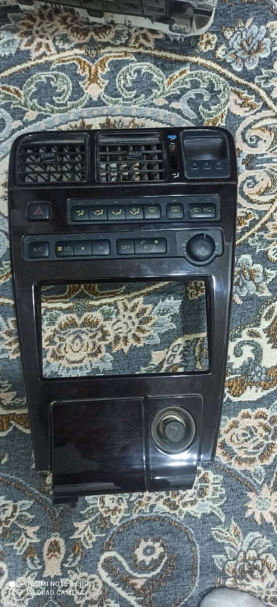 غراض سيارة كرستا للبيع كلهن ب٨٠ الف 
للاستفسار ***********
