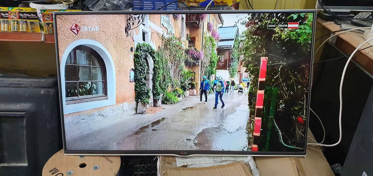 تەلەڤیزۆنی LG قەبارە 49 سمارت نییە مۆدێل LB552V
نرخی 160000 لە هەولێرە پەیوەندی بکەن بە
واتساپ و ڤایبەر *********** أربيل, العراق
