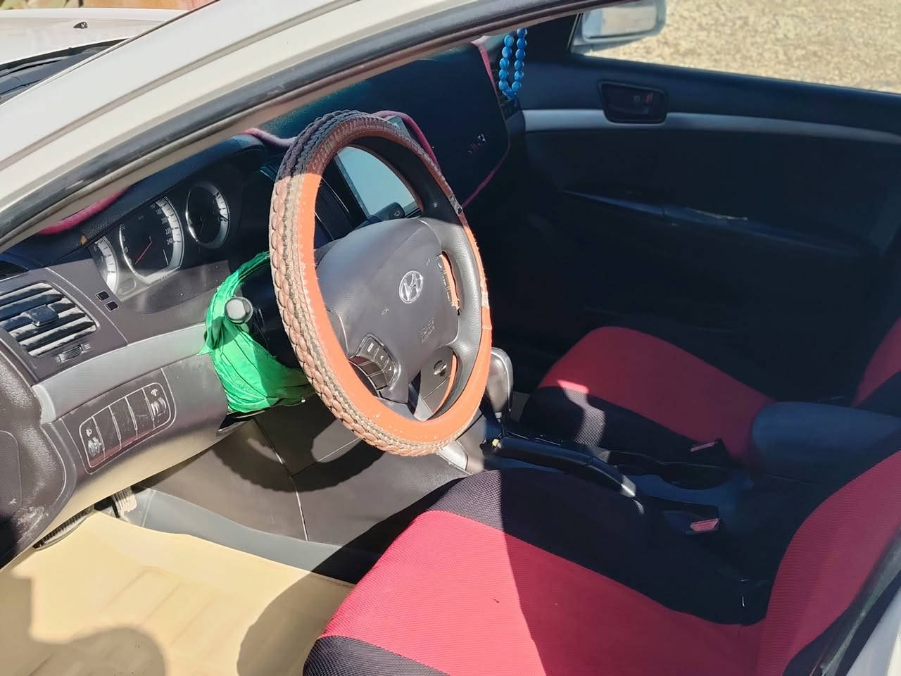 السلام عليكم للبيع سوناتا 2009 وارد خليجي مكينه 2400 لاصرف ولاتبخير خير من الله تخم تاير  سونار موجود بالصور سنويه ب اسمي لل 2029 رقم أربيل السعر 110 وبيها مجال مكاني واسط الحفريه اتصال ***********
