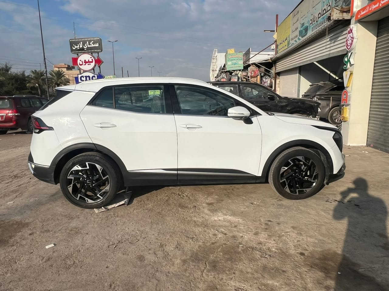 كيا سبورتج ٢٠٢٣ ماشيه ٣٧ خليجيه بيه بارد بسيط في الباب جانب السايق السعر ٢٢الف وبيه مجال فول معدا الفتحه***********
