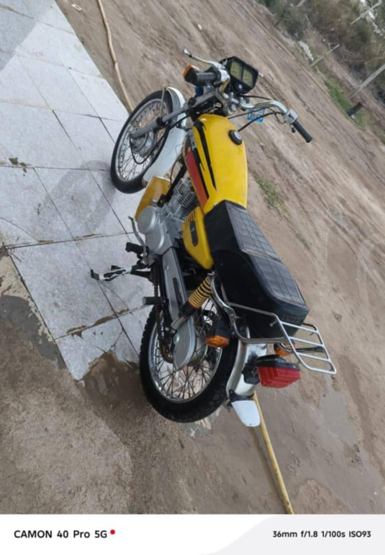 دراجة للبيع
موديل ٢٢
أوراق اصولي
دراجة مفتوحة مرة علة أيدي نضيفة مانقصها اي شي لاتنقص ولاتبخر
جاهزة اشاير كهربائيات
هورن
لايت عالي ناصي
رماش
تشتغل نكرة
سعرها ٧٥٠ بيها مجال للشراي
مكاني الشطرة
***********
 رجاء الموشراي لايدخلي خاص
***********
