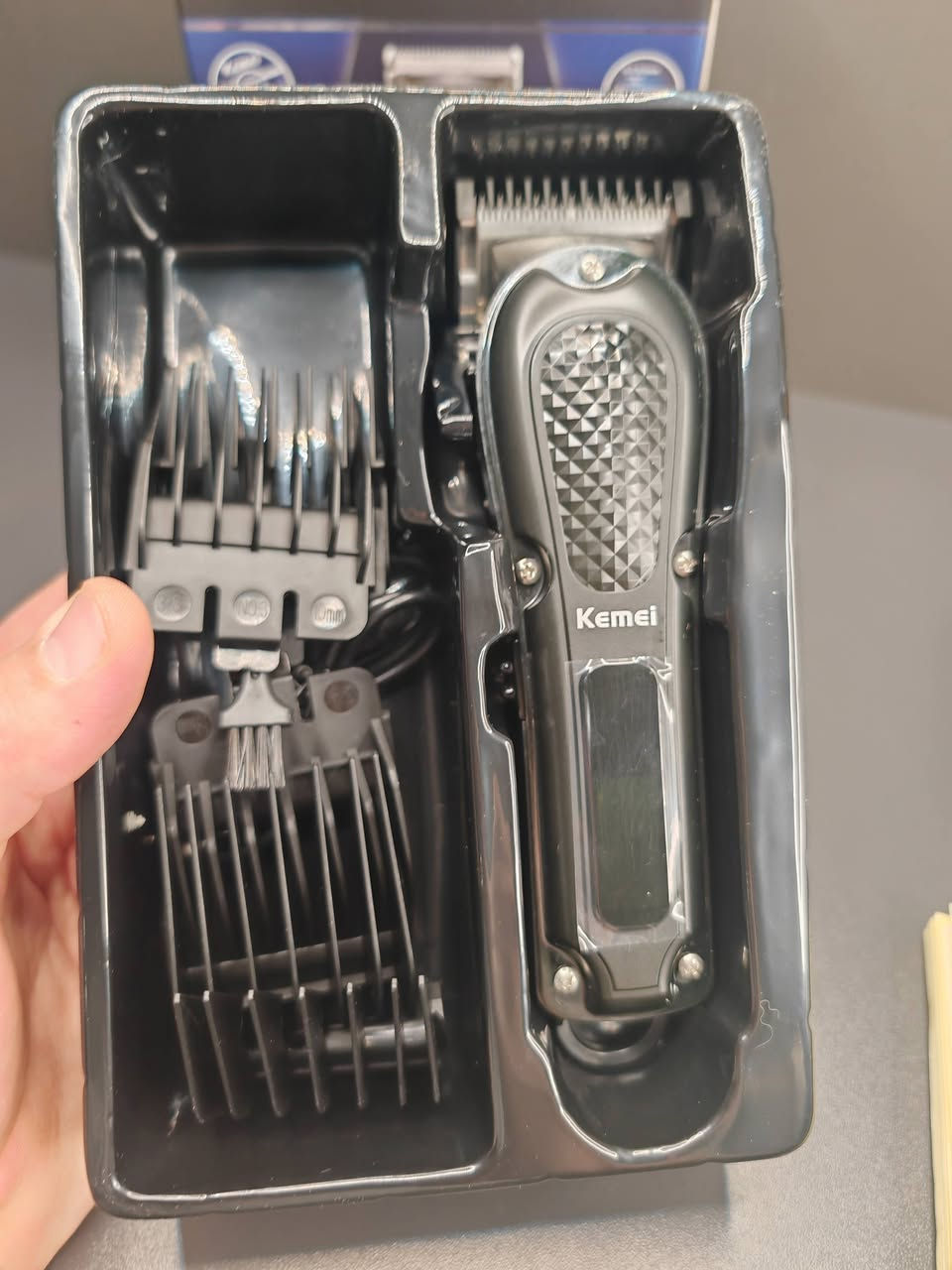 مكينة حلاقة كيمي شحن، جديدة غير مستخدمة
يوجد توصيل لجميع المحافظات ***********
