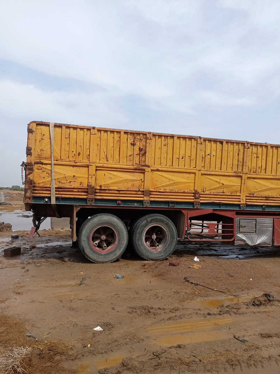 السلام عليكم للبيع عربانه حداديه

شاصي ألماني دانكير 14 مربع

جاهزه للعمل مكان كوت

.السعر 47 او بيه مجال

***********
***********
