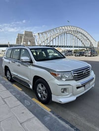 لاندكروز ٢٠١٣ • ١٤٢ الف • رقم بغداد بريم