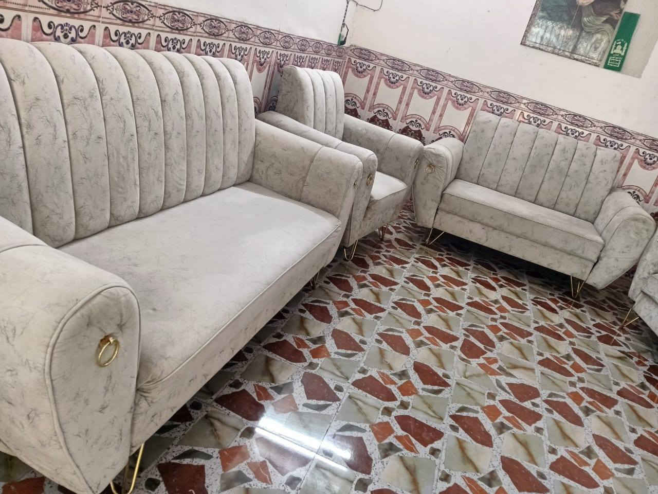 تخم 10مقاعد تسكام اي ضرر ما بي سعر 250وبي مجال مكان نجف براكيه الستفسار ***********
