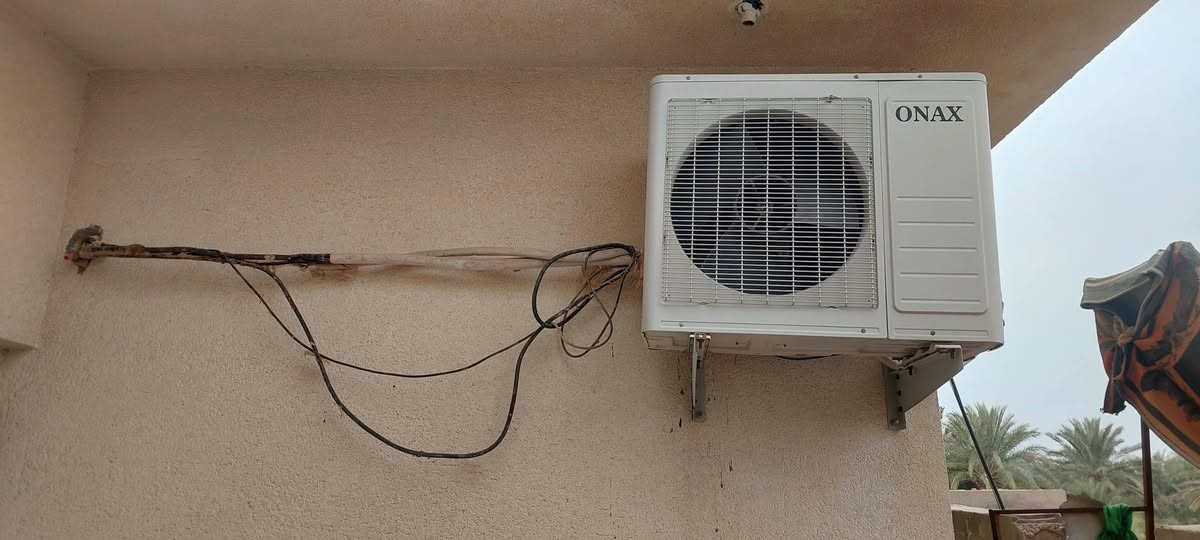 ​إعلان بيع سبلت (للحاجة الماسة)
النوع: ONAX
الحجم: 2 طن
الحالة: شغال والكمبريسور نظيف جداً وصوته ناعم، يحتاج فقط غاز.
المكان: واسط - ناحية جصان.
السعر: 200 ألف (وبيه مجال قليل للشراي).
للتواصل: [***********]
