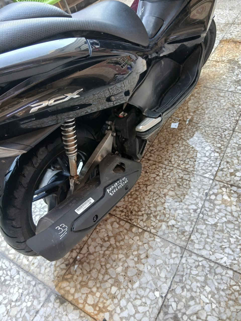 السلام عليكم للبيع دراجه pcxجيل الاول  دراجة مال رمبه الدراجه  ياباني كفرات ابلاديه 
دراجه كامله أستان كهربائي حساس ازدحام  لا تبخير. ولاتنقيص الدراجه مكينه لوك شلعه معدل خير من احلا من الصور مال جناي المكان بغداد الصالحية قرب كراج العلاوي  دراجة مكفوله اي نقص مابيه السعر( مليون 350)
وبيه مجال الاتصل
***********
