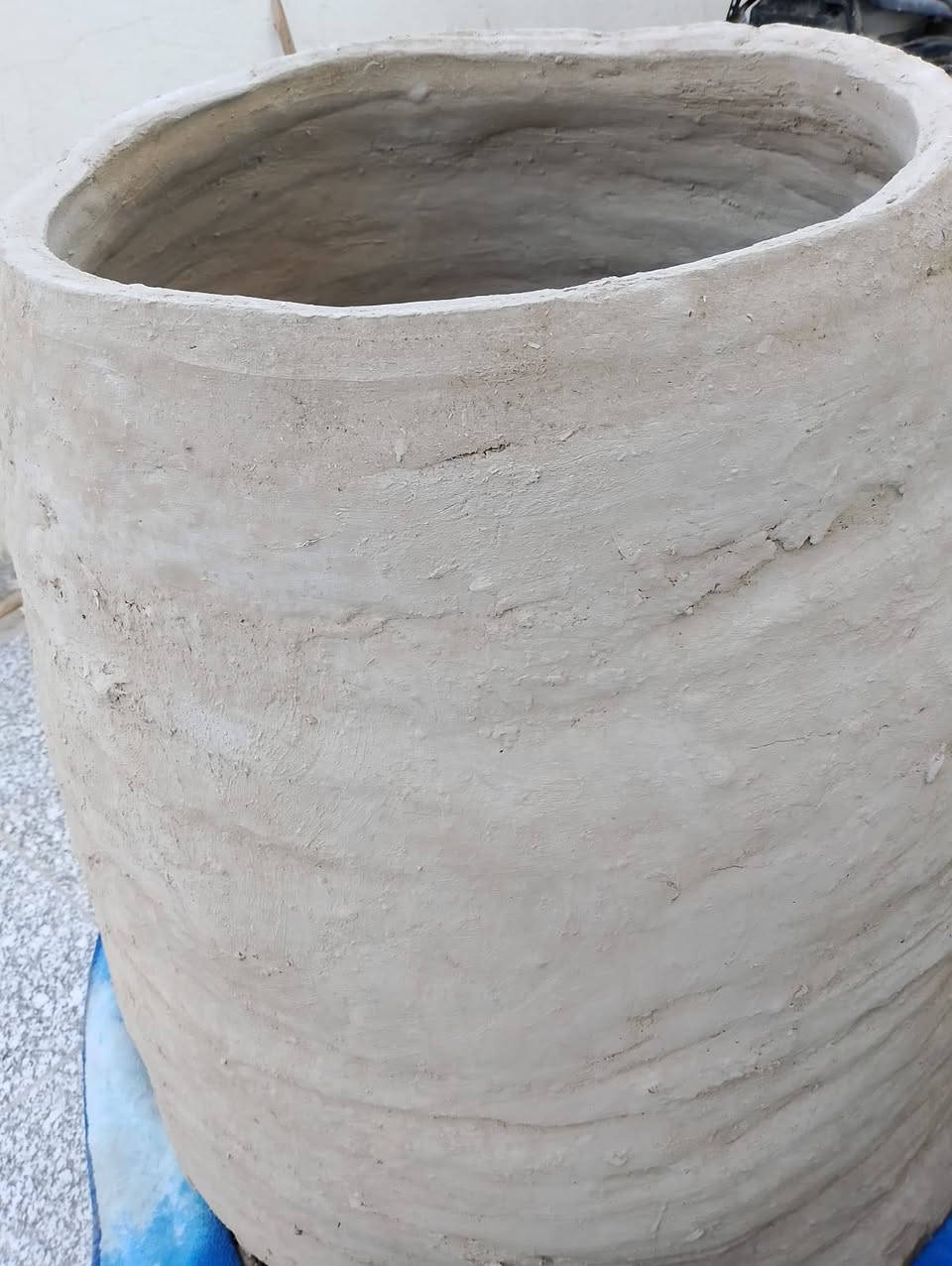 السلام عليكم عندي تنور طين للبيع للاتصال ***********
