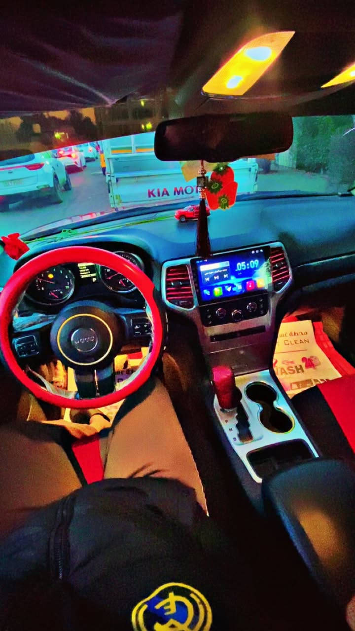 سلام وعليكم جيب لاريدو مديل 11سياره بسمي للبيع كير مكينه صدر تراي تبريد تدفهه كلهه جاهزه وبل كارتون ومامتعوبه بيهه حادثهه جاملغ خلفي فقط وسياره مصبوغه حزام فقط بدون قطره دواخل بجم كبس لا شواصي ولا لغود بيهن شي للستفسار تصل *********** مكان السياره بغداد جديده وسعر 135 وبيهه مجال 🥰🧿
