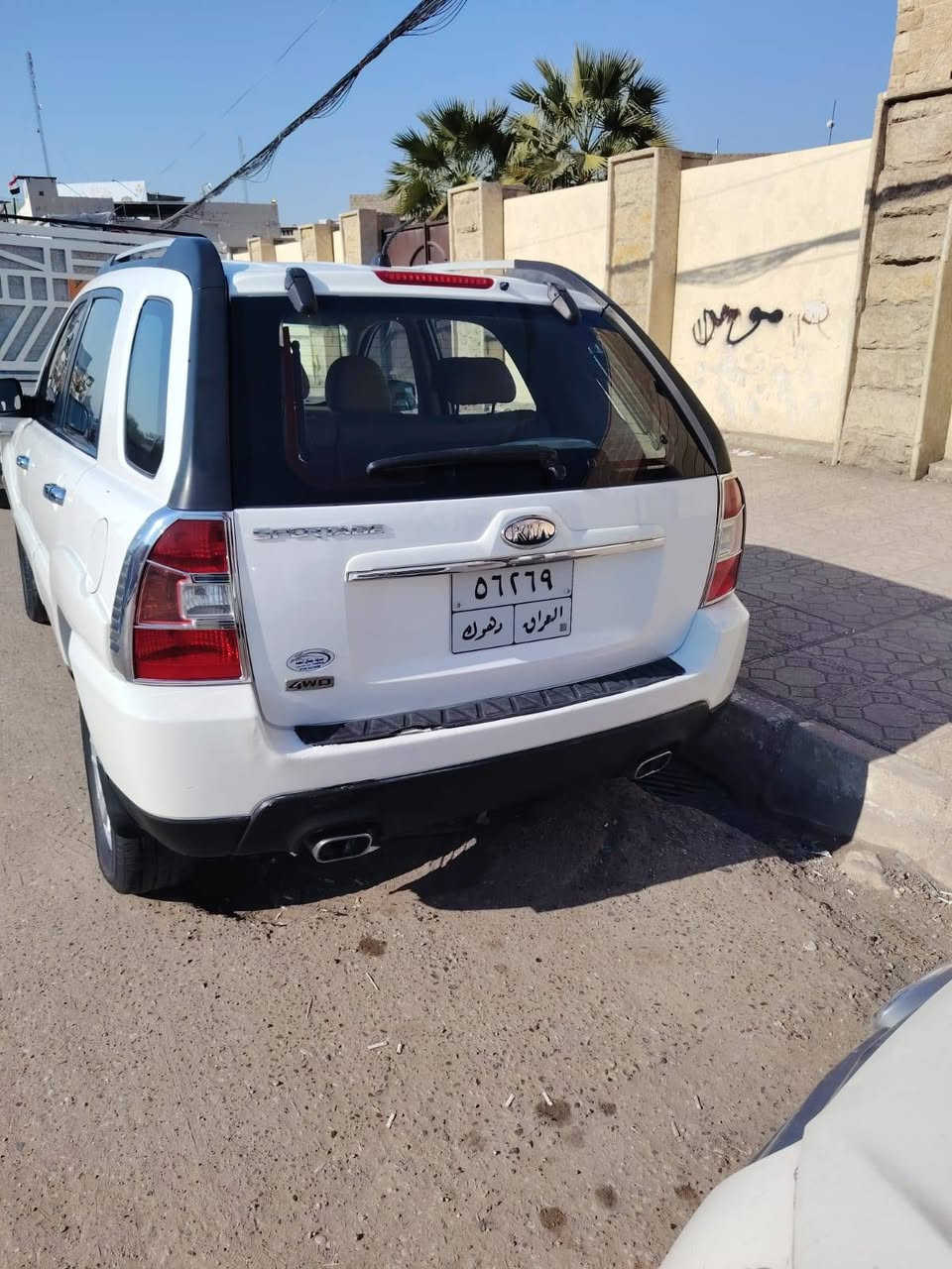 كيه سبورتج ٢٠٠٩ للبيع رقم دهوك رقم جديد مصطره بسم ابويه شرط التحويل بدون ضرر بس بيها حالوب بل سقف السياره كدام العين نضيف سعرها ١١٥ تواصل عل رقم *********** واتساب فقط
