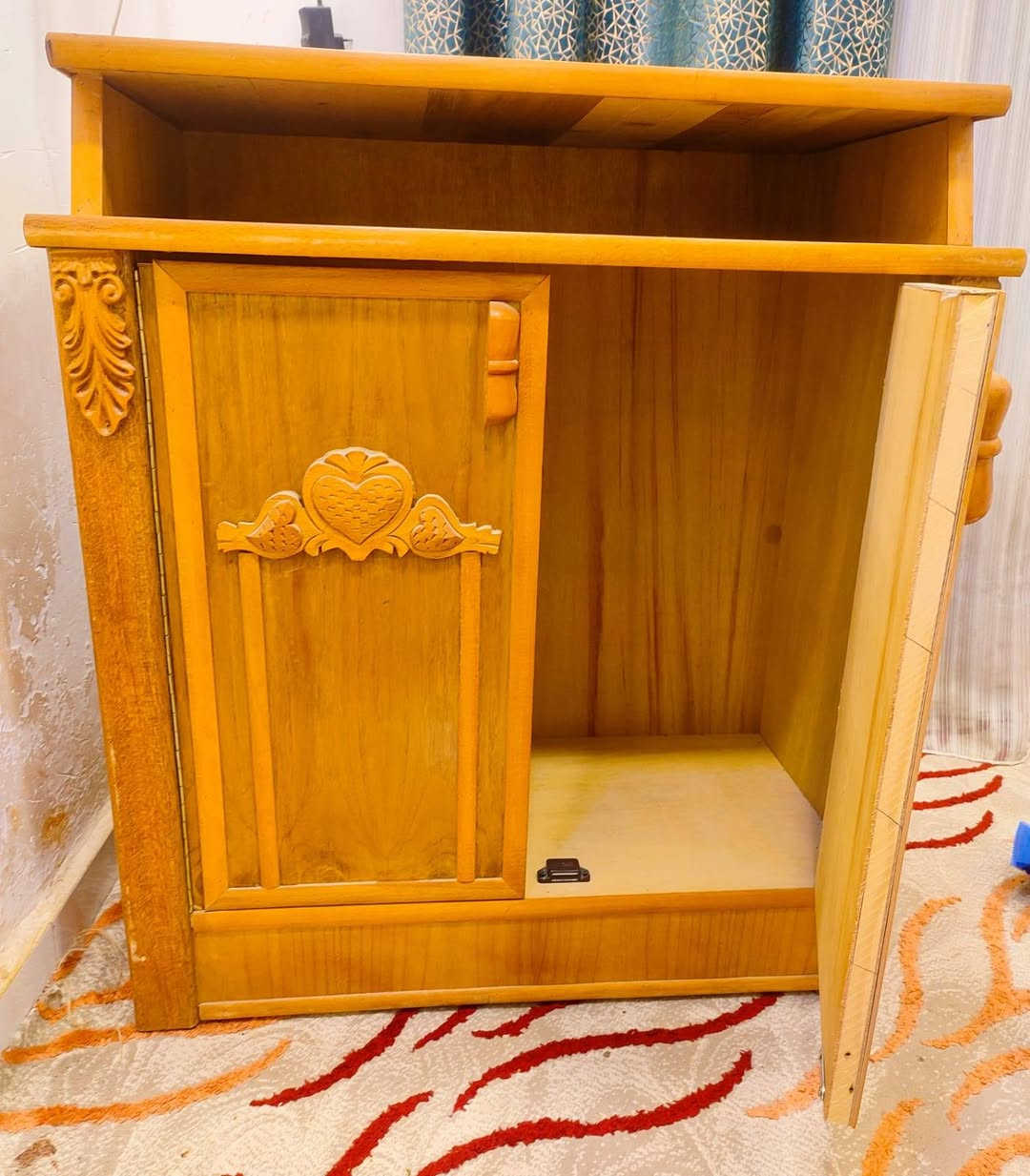 كومدي صاج للبيع جديد مكان ديوانيه حي العسكري للاتصال على هذا الرقم ***********
