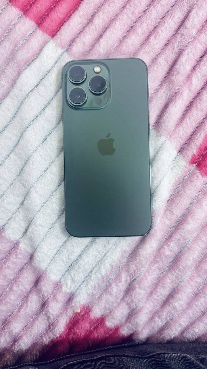 آيفون 13ابرو فقط البيع واالمراوس   الجهاز وتر ابرو غير داخل صيانة  بطارية 92
التواصل *********** متواجد واتساب
