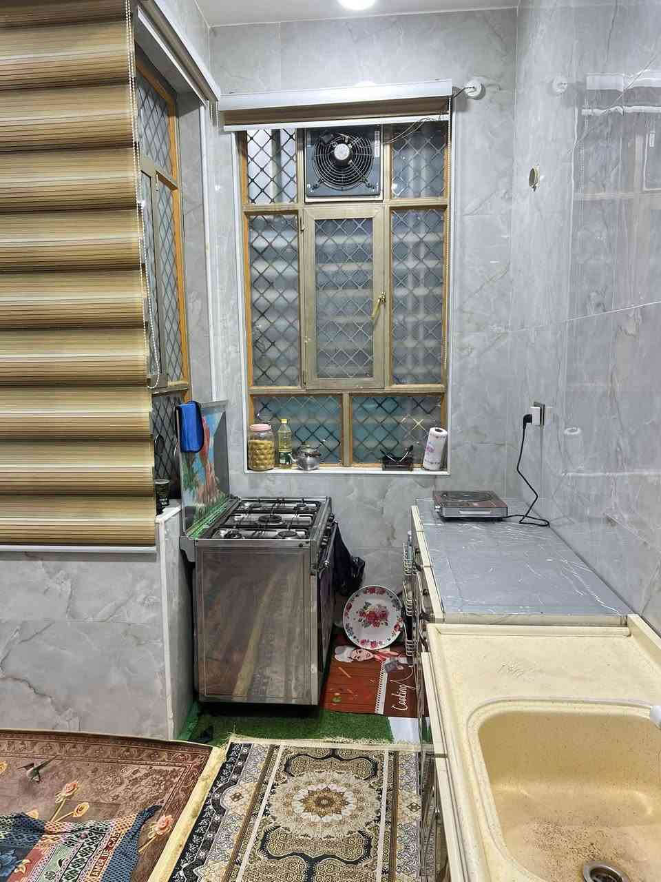 بيت للبيع مساحة 150 صب كونكريت بناء درجة أولى يتكون من صالة واستقبال وغرفة وصحيات خارجية وداخلية ومطبخ يقع من جهة السفينة شارع القيثارة ومن جهة السديناوية شارع مدرسة الامنيات


**إذا كنت صاحب هذا الإعلان وتريد حذفه لأي سبب، رجاءا أرسل رسالة إلى الدعم الفني**