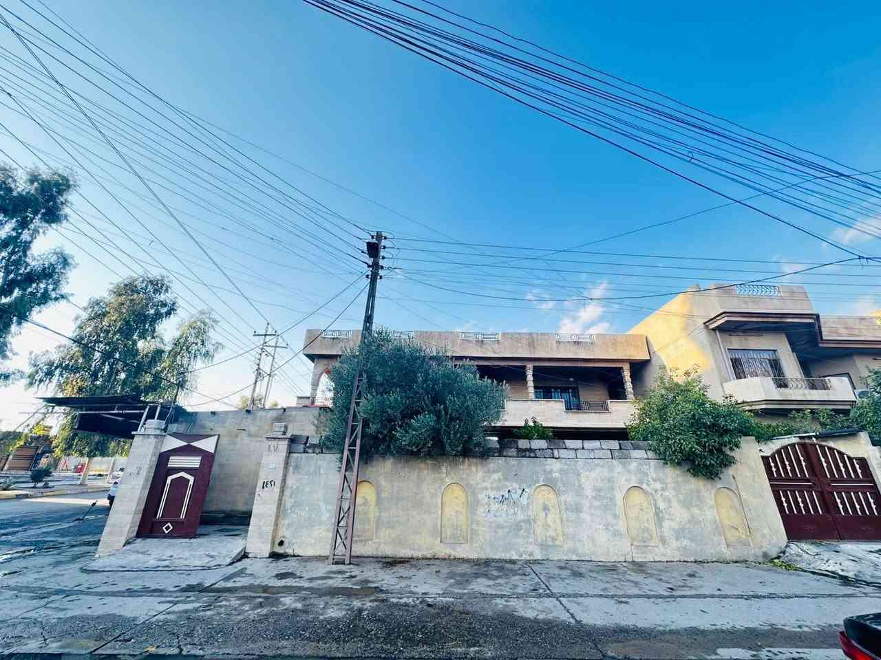 #للايجار_للايجار 
سلام عليكم دار للايجار 
في حي الوحده على سايدين السبعاوي 
يصلح سكني او مجمع طبي او معهد او روضه اطفال 
او مكتب تجاري 
مساحة 380 متر طابقين 
الطابق الاول غرفتين نوم وهول ومطبخ وصحيات 
وكراج كبير جداً 
الطابق الثاني اربع غرف نوم وهول وصحيات وطارمه 
وبيتونه 

للاستفسار اكثر مراجعة مكتب التطوير للعقار سايدين الميثاق مقابل مطعم رائدر بدر وقرب جامع لا إله إلا الله 
اوالاتصال على الارقام التالية🔸🔹  

 *********** واتساب + فايبر
‏*********** واتس + فايبر 
*********** واتس + فايبر
 *********** واتس + فايبر

1️⃣ يوجد بيوت  للبيع  سكني تجاري🏭
2️⃣ يوجد اراضي للبيع سكني زراعي🏡
3️⃣ يوجد تعقيب تحويل ملك عقار📋
4️⃣ يوجد  كادر مساحين اراضي📐
5️⃣يوجد كادر بناء بيوت 🧱
6️⃣ يوجد كادر تفليش بيوت 🏗
🔹 نستقبل كافه العروض التجاريه والسكنيه 
🔹وعروض الايجارات على مدار 24 ساعه
