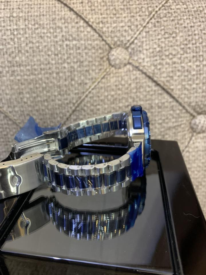 مختمة وزن ثقيل دي اج الTAG Heuer Formula 1 ساعة


**إذا كنت صاحب هذا الإعلان وتريد حذفه لأي سبب، رجاءا أرسل رسالة إلى الدعم الفني**