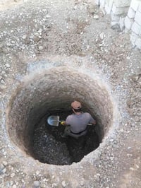 يوجد كادر حفر وبناء وصب المنهولات كما موضح في الصورة الاستفسار 0782352...