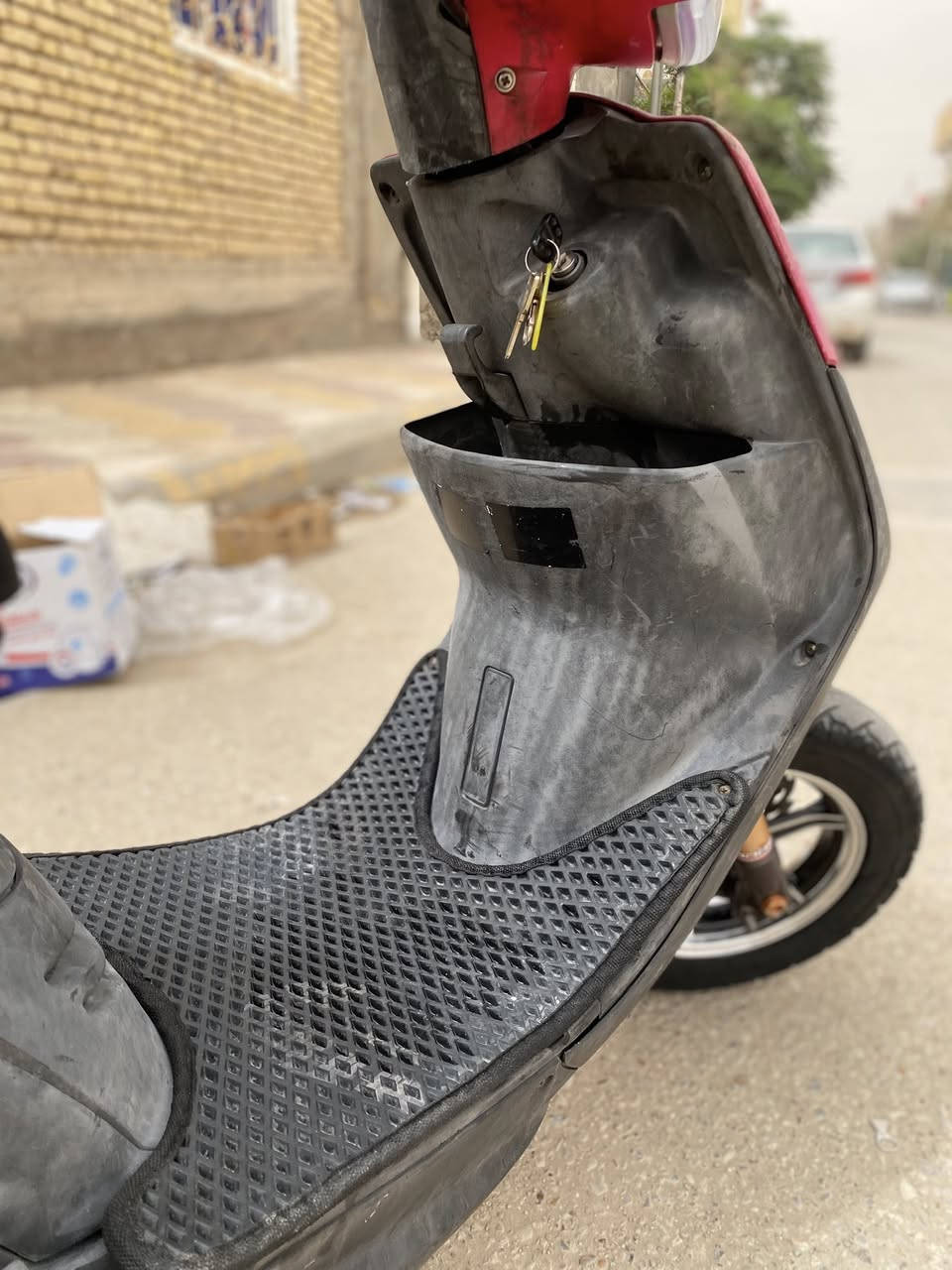 ماكس عدل للبيع صار يومين من طالعه حاويه من الزيتون بل كارتون بعدها للبيع لو مراوس بسكنس سعر ١٣٥٠ناصريه مركز سومر ***********
