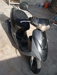 لللبيع شغال كامل كهربايات شغاله بس باتري يحتاج 07856197045