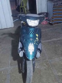 دراجه بيجي نضيفه شغاله وتمشي ابيع على وضعها سعرها 75 وبيها مجال او مرا...