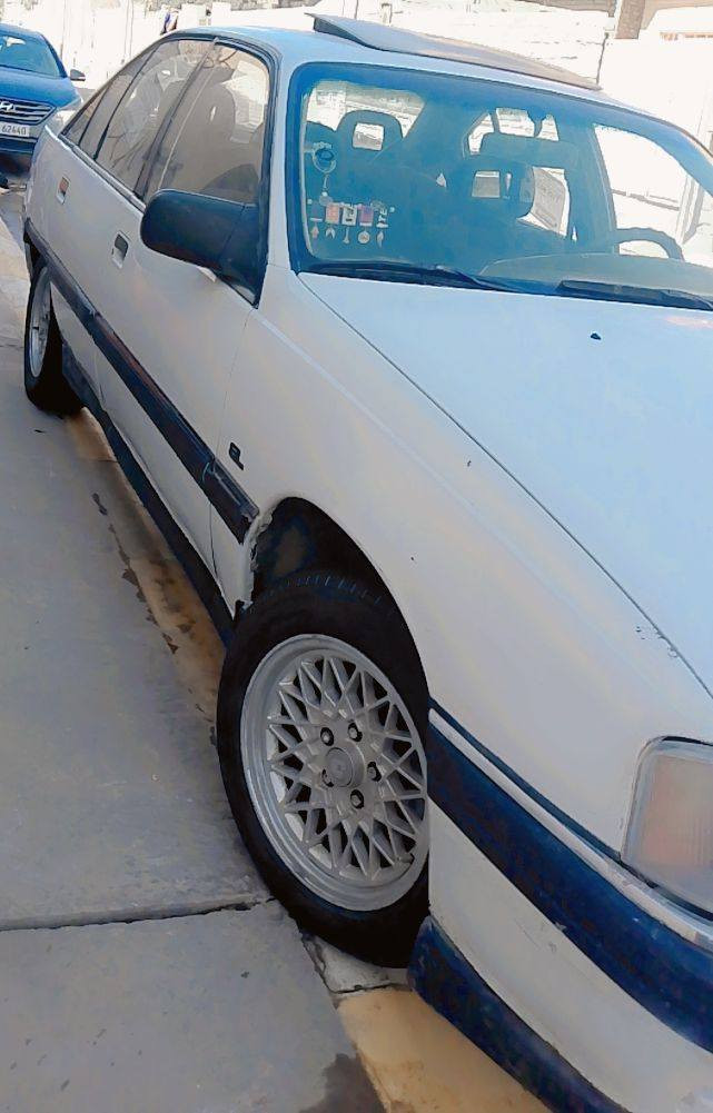 سلام عليكم  ابول وميكه موديل ٩١السياره مصبوقه عام السياره كلشي شقاله زنون عالي ناصي تخم تاير رقم  لانبار تحويل مباشر كير عادي  ترهم وراوس او بيع ميخالف  محرك كير مكفولات  مكان السياره  الفلوجه  السعر ٣٠ وبيه مجال رقم الهاتف *********** واتساب  موجود
