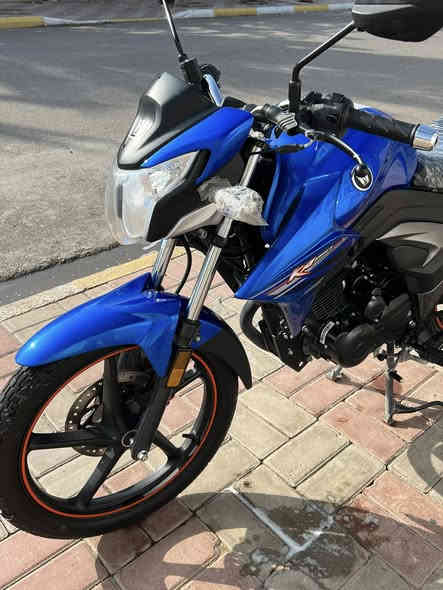 سلام عليكم هاوجي بطح ka
موطور جديد حيل جديد ماشي قليل جدا 
موديل 23 الوجبه الجديده 
رقم وسنويه انكليزي 
الدراجه مانقصها شي 
السعر 20$ لموشراي لا يتصل
مكاني تاميم 
رقم الهاتف ***********
