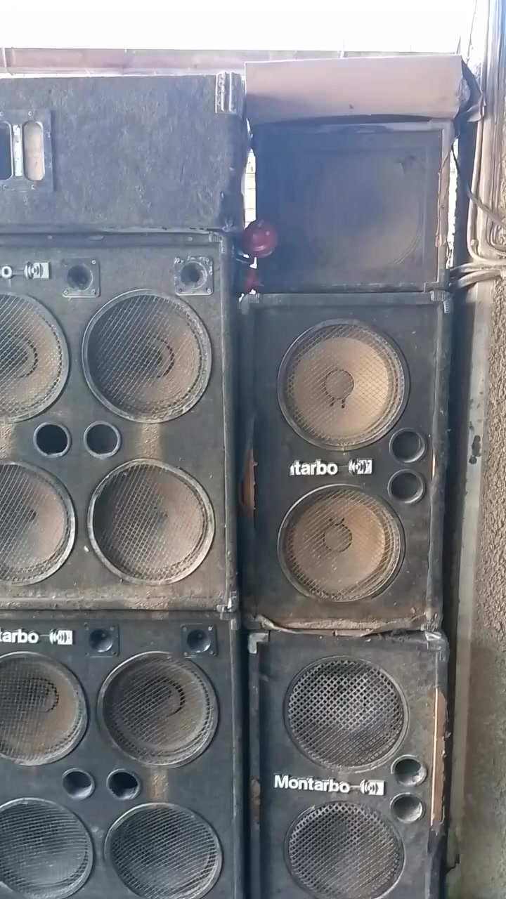 للبيع  شلع سماعات  للاتصال واتس اب *********** بغداد
