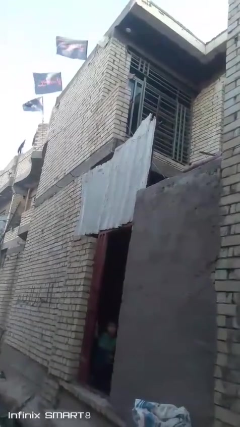 للبيع – فرصة مميزة
📍 الموقع:  المعامل العماري – خلف معمل التمر.
📐 المساحة: 65 متر مربع
🏠 البناء: طابقان (بناء جديد 2026)
📄 السند: زراعي سند 25
تفاصيل الدار: ✅ الطابق الأرضي:
ديوانية
استقبال
الجدران مبيضة بالكامل (عدا الهول والمطبخ)
✅ الطابق الأول:
غرفتا نوم
هول
حمام
🔹 الدار يحتاج فقط إلى:
كاشي
بيتونة
ستارة
✔️ يوجد مجال ومراوس نبيع أيضا 
💧 الماء متوفر.
⚡ الكهرباء متوفرة بشكل ممتاز.
📞 للاستفسار والتواصل عبر واتساب: ***********
