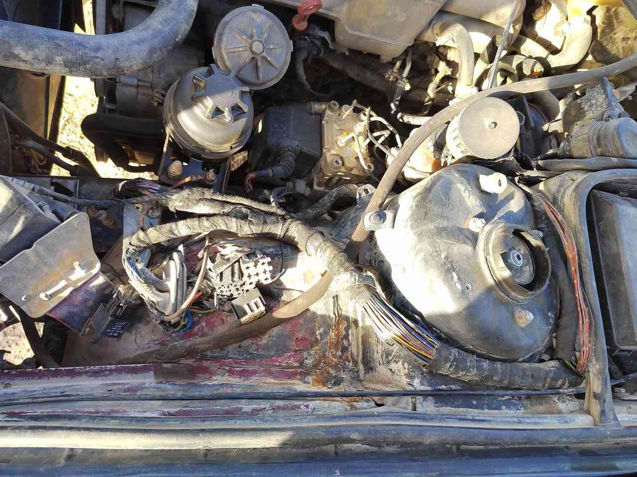 السلام عليكم للبيع فقط موديل ١٩٩٢
كير محرك بشرط
غرفته كلش حلوه
صدره كلش حلو 
سنويه ماصاقطه تحويل ثاني يوم
السياره عايزه ترتيبات بلكشر فقط
وسعره بلاش ب٣٨
عنوان سامراء
***********
