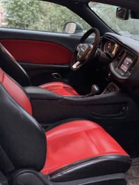 عارض تشالنجر للبيع 2019 SXT محرك 3600 V6  بصمة شاشة كبيرة تبريد قطعتين...