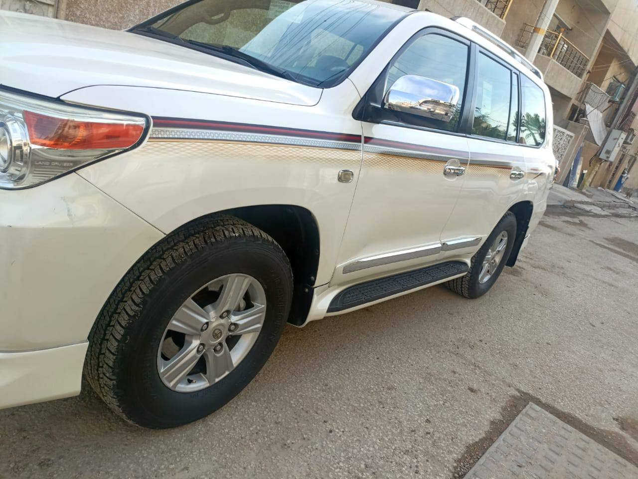 سلام عليكم للبيع لاندگروز موديل 9محدثه 15خليجي السونار مرفق ويه الصور السعر 275وببها مجال للاستفسار اكثر ***********ألعنوان بغداد
