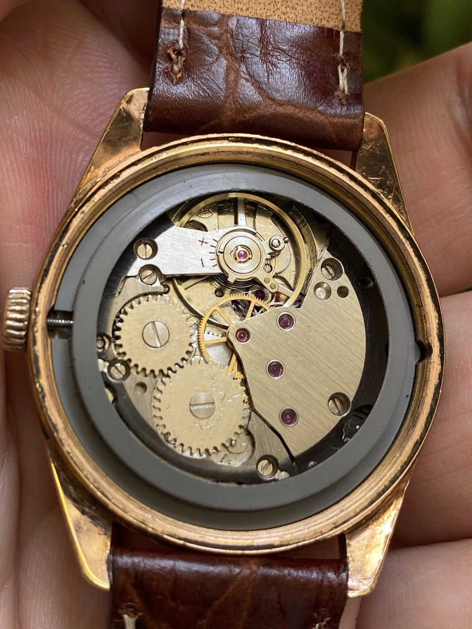 جمال الفنتج المخزن 

سويسري اصلي 

نصب تكويك 

تعمل بكفاءة عالية

مينا جدا مميزة 

نظافة تامة

طلاء ذهب 

تاريخ يومي 

مقاومة للماء 

زجاج مقاوم للخدوش

دكمة اصلية معلم جوفيال

سير مستبدل جلد اصلي 

القطر ٣٤

السعر ٨٥ الف 

يوجد توصيل لجميع المحافظات 

***********
