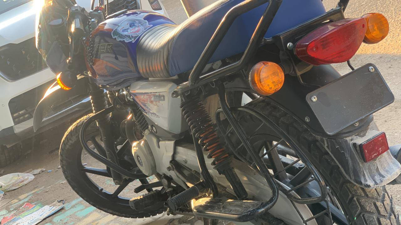 السلام عليكم دراجه بوكسر موديل 2023 جدیده طالعه بشهر ال 9 ماشیه   19.000  بس یعنی جدیده معروضه للبیع 1900
ملیون وتسمعميه  وبیها مجال بعد مکانی کربلاء هذا رقمی للتواصل ***********
