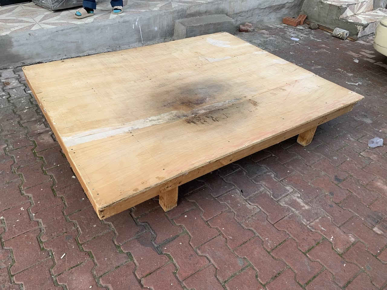 غرفة نوم بدون دوشك داخل الجربابه صوميا خشب للبيع سعرها ٢٦٠
العنوان / كاني كردا  الشارع السايدين مقابل المدرسه التركيه 
رقم موبايل ***********
