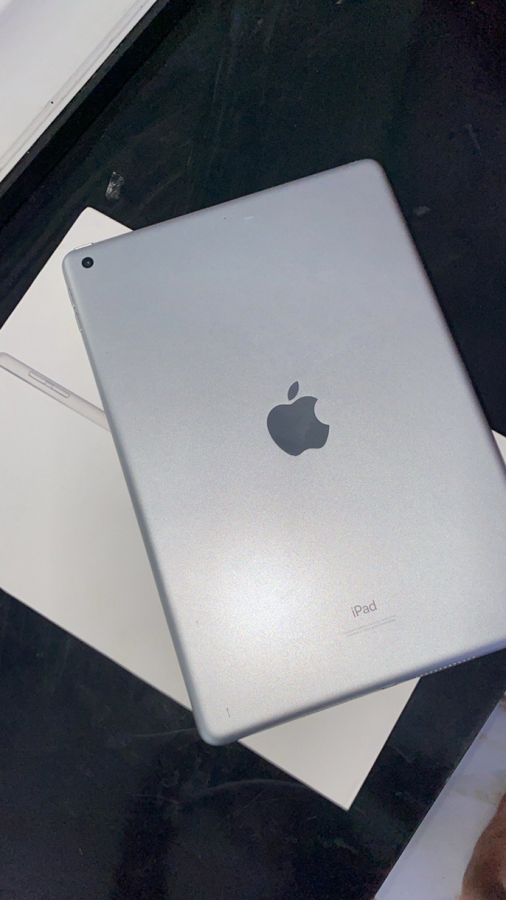 سلام عليكم iPad 9 ذاكرة256 ملحقاته كارتونة وراس الشاحنة مالته جهاز جداً نظيف مداخل تصليح استعمال دراسة سعر325 وبي مجال مكاني بغداد الأمين ***********