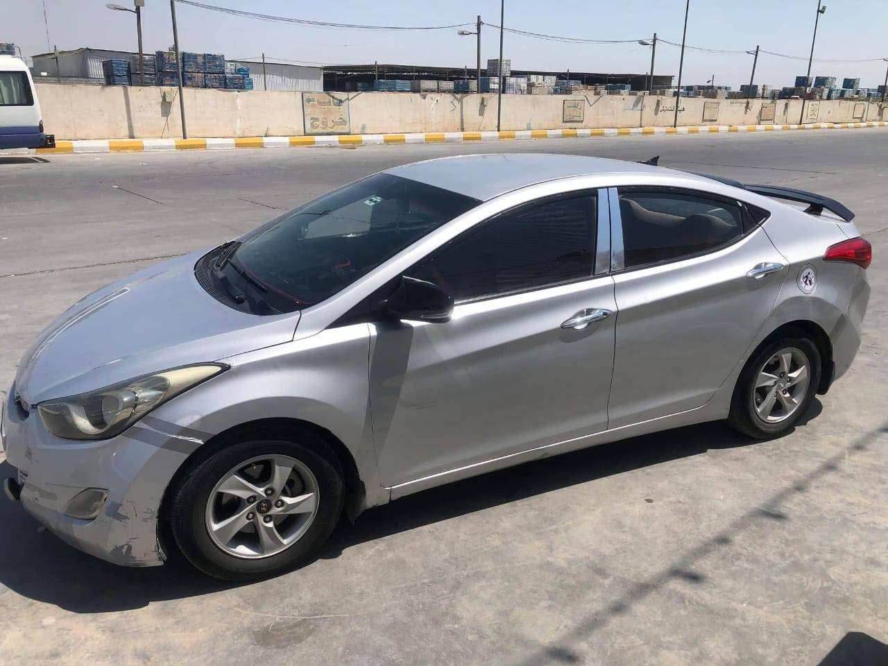 السلام عليكم
اخوان افانتي 2011للبيع قسط مقدمه 45وبل شهر 3
بيهة باب وجاملغ عكس السايق وبيهة بنيد جراد مو حادث
مكينه 1600جي دي اي 
 كير اوتو
 تبريد ثلج 
كهربائيات جاهزه 
السياره خير من الله مناقصهة شي يرادلهة شويه ترتيب فقط 
اتصال ***********
مكان بغداد غزاليه ممتواجد عل خاص
