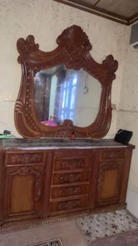 تخت • ميز تواليت • ناحية زمار