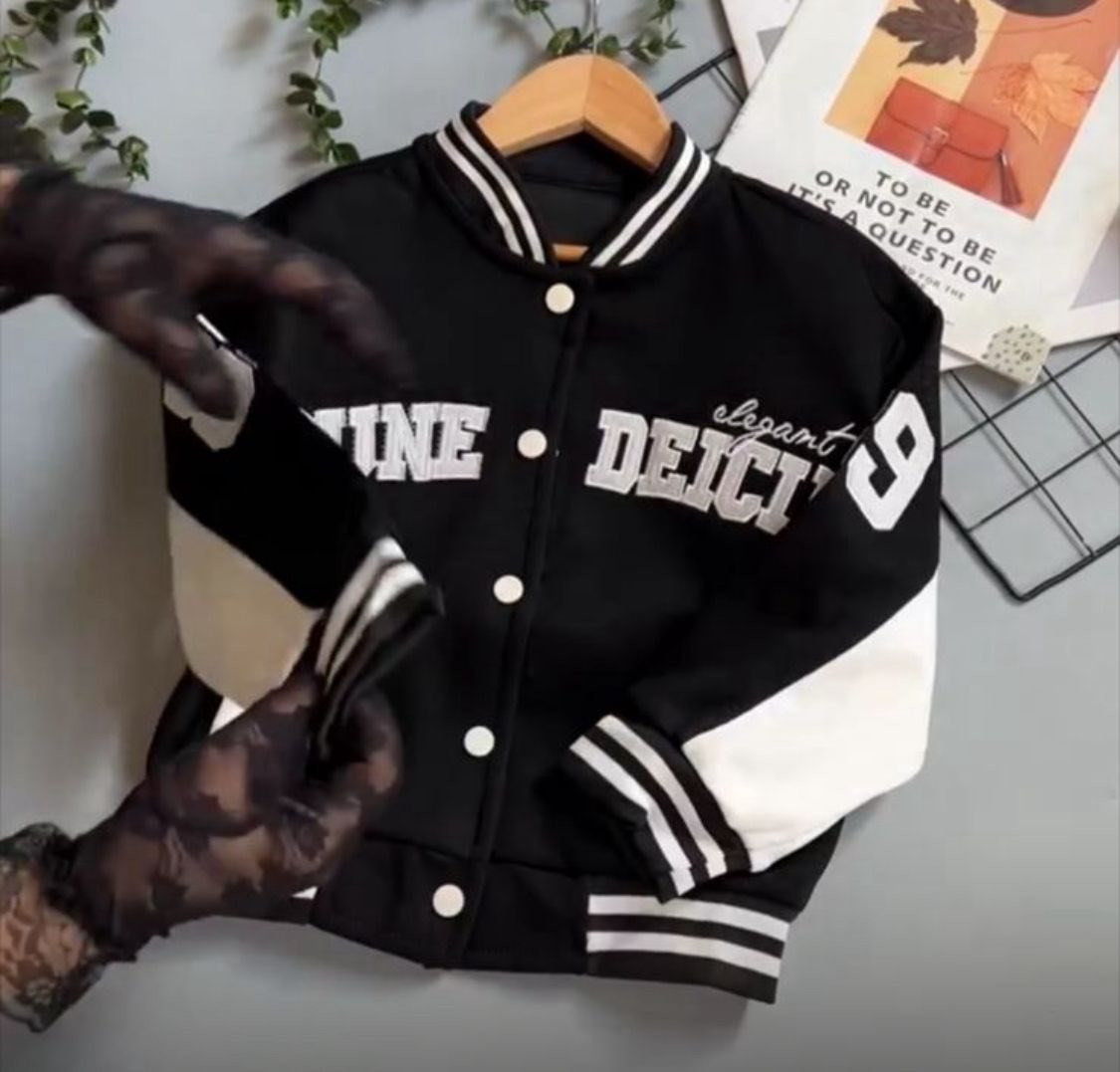 اي جاكيت او قمصله داخل المنشور ب8
قطعتين ب15🍡🍡🍡
التوصيل متوفر لبغداد والمحافظات 4 الاف


**إذا كنت صاحب هذا الإعلان وتريد حذفه لأي سبب، رجاءا أرسل رسالة إلى الدعم الفني**