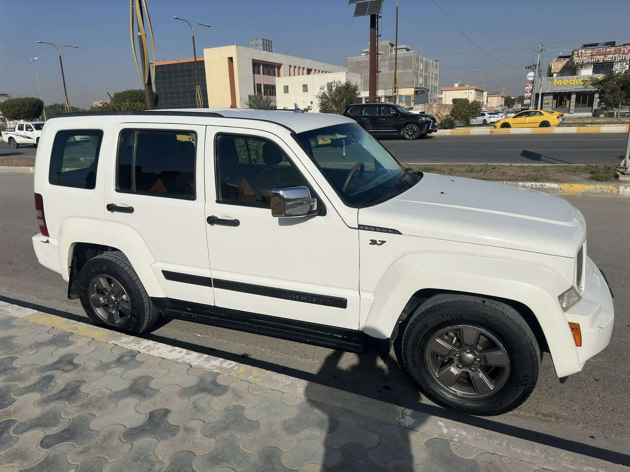 السلام عليكم جيب لبرتي موديل 2010
بيع او مرواس السعر 105$ وبي مجال للشراي 

دخول كلين بيها قطعة صبغ بدون حادث البنيد 

السيارة مبيها نقص بكد الشعره 

باتري جديد 
تخم تاير كوري 
تبريد ثلج 
فور ويل 
محرك وكير كفاله 
صدر جديد 
كهربائيات كاملة 
السياره احلى من الصور 

الصور قديمة

مكان السيارة الانبار الفلوجة 
سنوية لل٢٧ بأسمي 
هزة منتهية 
التواصل ***********
